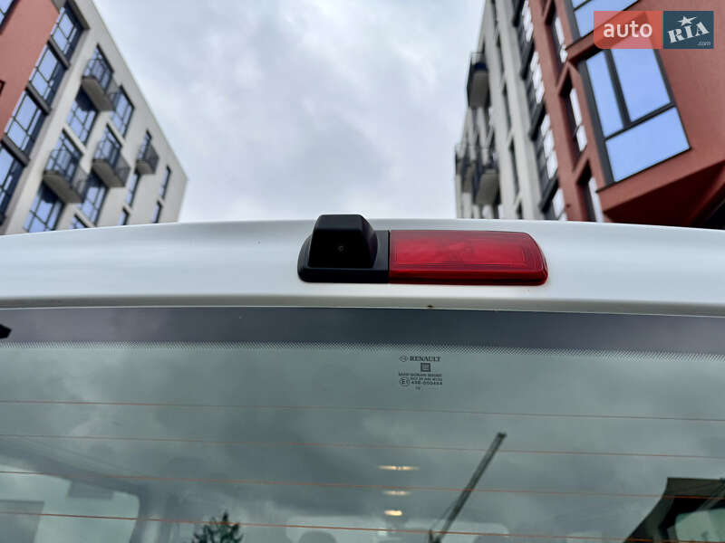 Минивэн Opel Vivaro 2015 в Львове