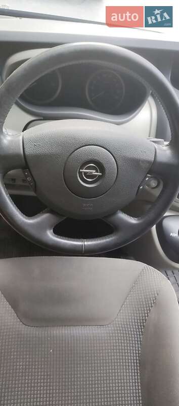 Вантажний фургон Opel Vivaro 2012 в Києві