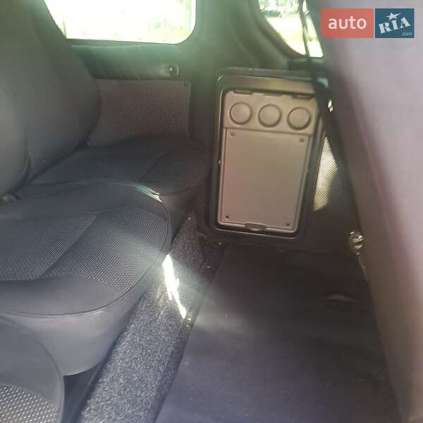 Минивэн Opel Vivaro 2008 в Львове фото 4 Минивэн Opel Vivaro 2008 в Львове