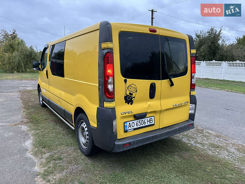 Вантажний фургон Opel Vivaro 2010 в Києві