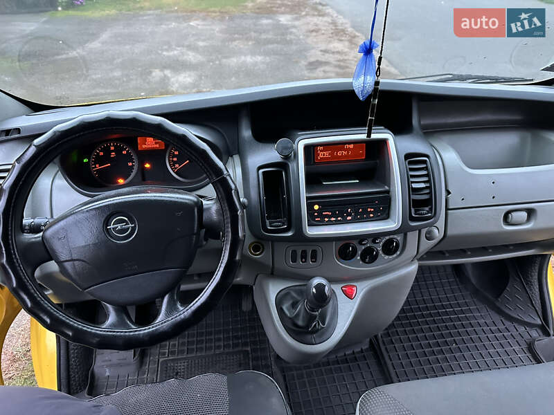 Вантажний фургон Opel Vivaro 2010 в Києві