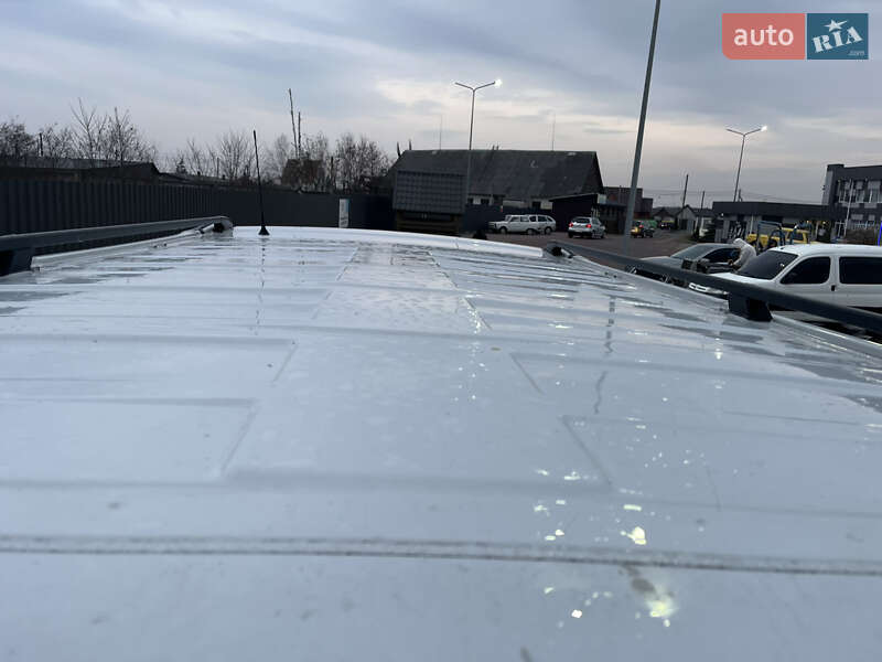 Грузовой фургон Opel Vivaro 2011 в Сарнах