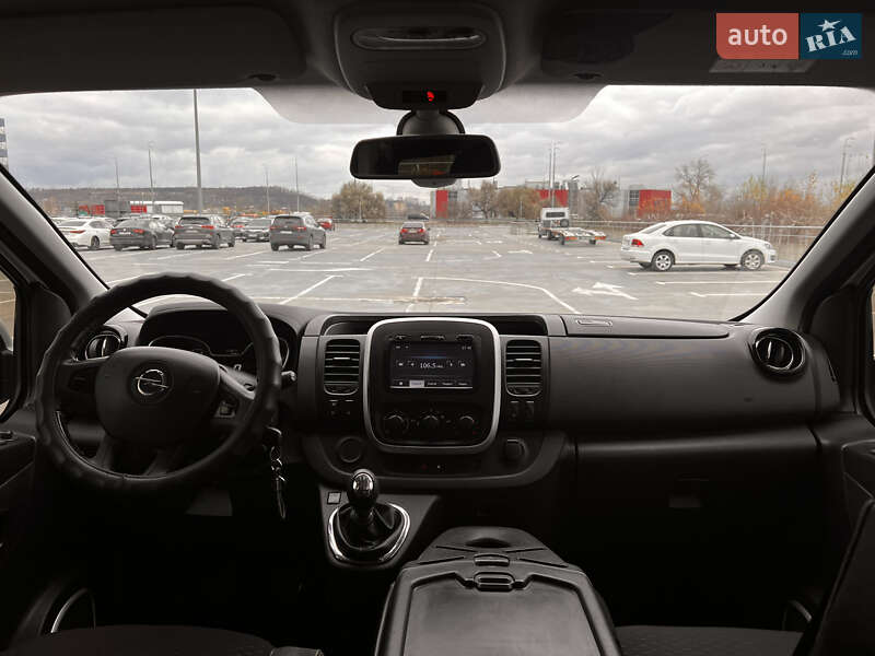 Минивэн Opel Vivaro 2015 в Киеве