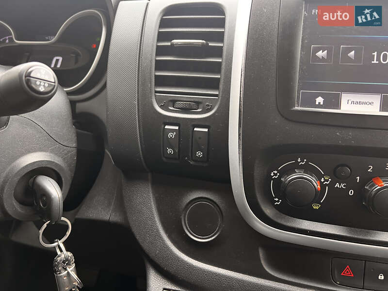 Минивэн Opel Vivaro 2015 в Киеве