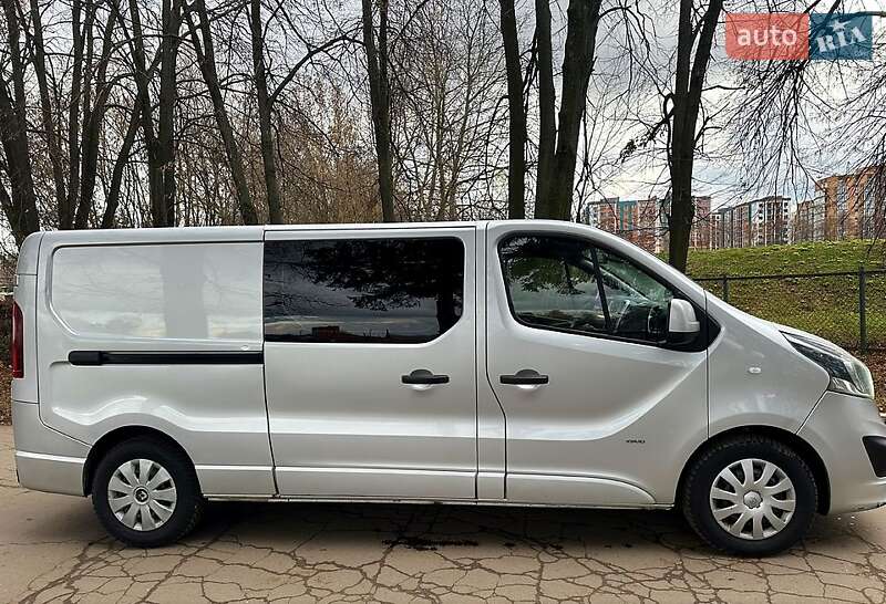 Грузопассажирский фургон Opel Vivaro 2014 в Житомире