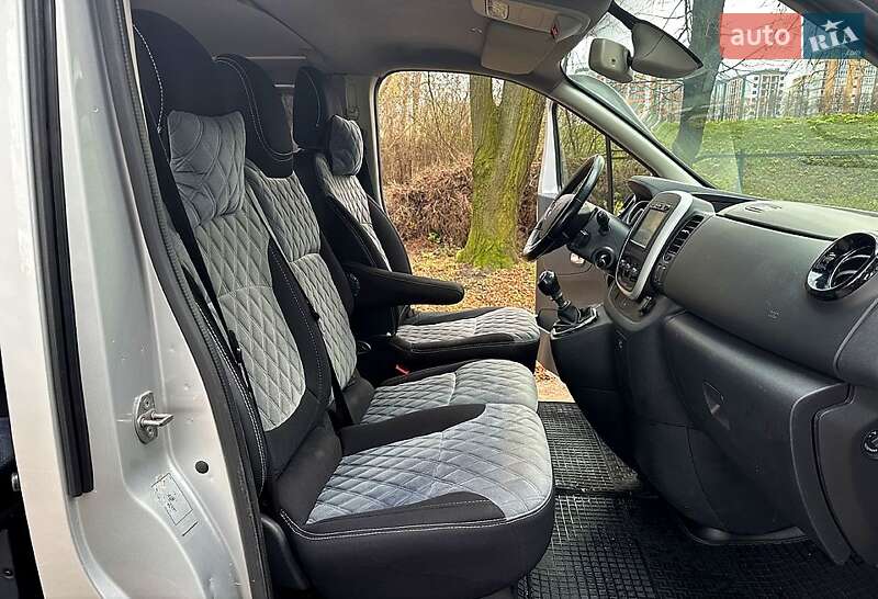 Грузопассажирский фургон Opel Vivaro 2014 в Житомире