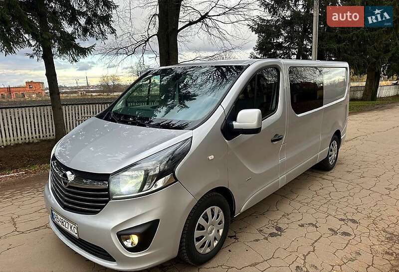 Грузопассажирский фургон Opel Vivaro 2014 в Житомире
