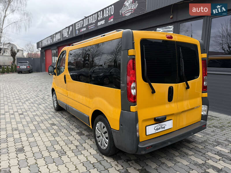 Мінівен Opel Vivaro 2014 в Чернівцях