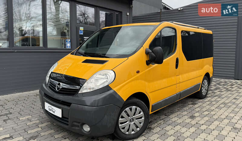 Мінівен Opel Vivaro 2014 в Чернівцях