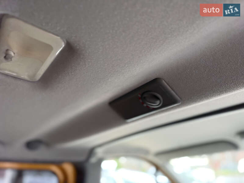 Мінівен Opel Vivaro 2014 в Чернівцях