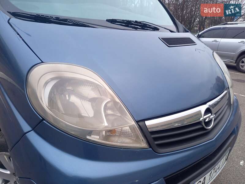 Минивэн Opel Vivaro 2011 в Черкассах