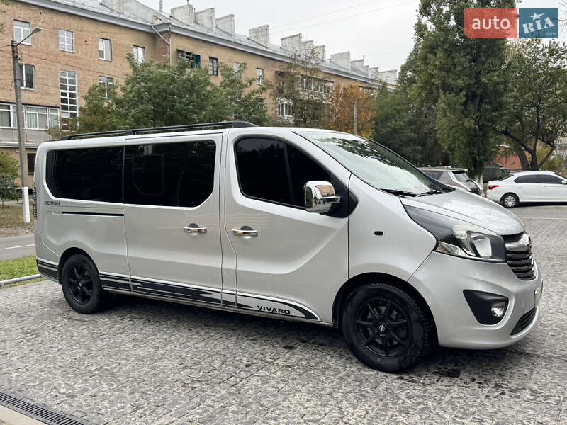 Минивэн Opel Vivaro 2017 в Харькове