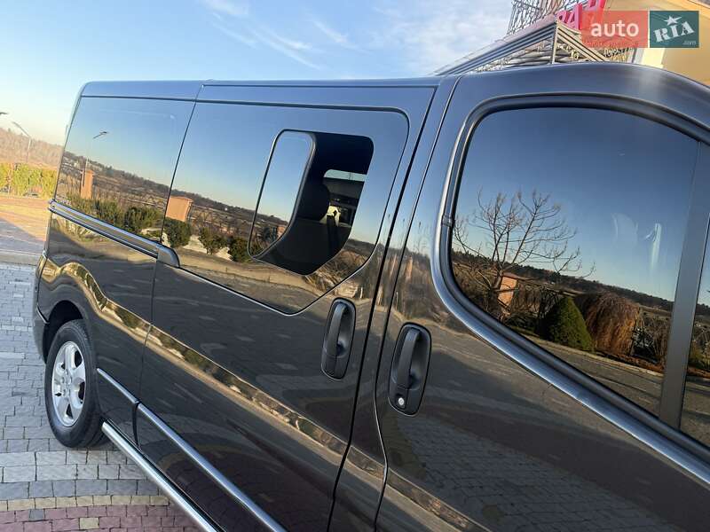 Минивэн Opel Vivaro 2011 в Дрогобыче