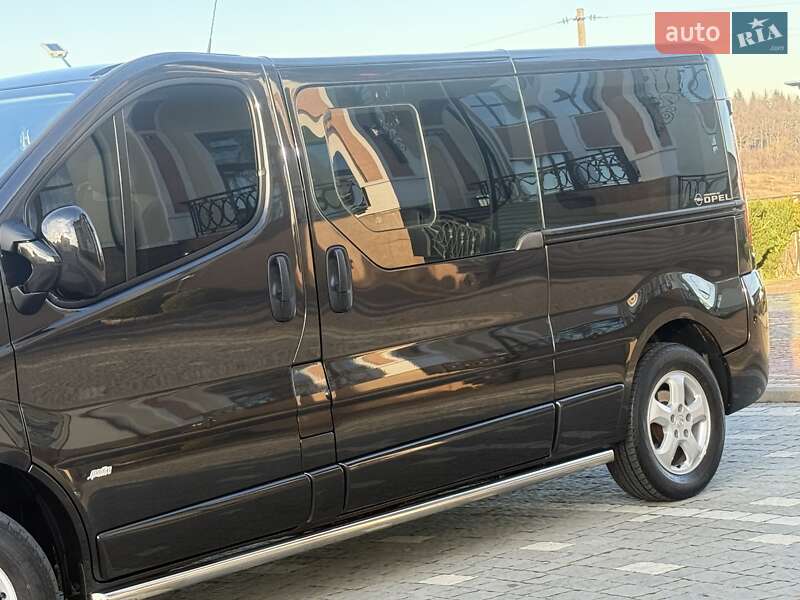 Минивэн Opel Vivaro 2011 в Дрогобыче