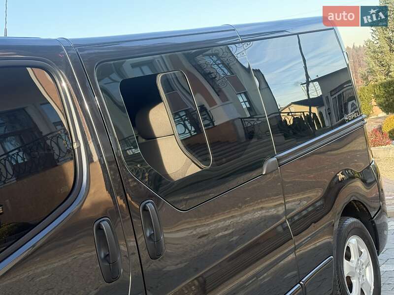 Минивэн Opel Vivaro 2011 в Дрогобыче