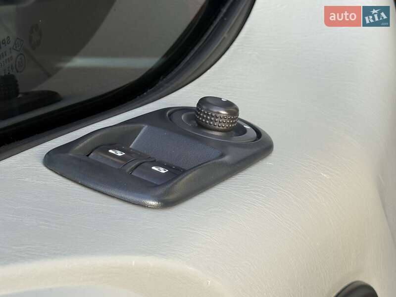 Минивэн Opel Vivaro 2011 в Дрогобыче