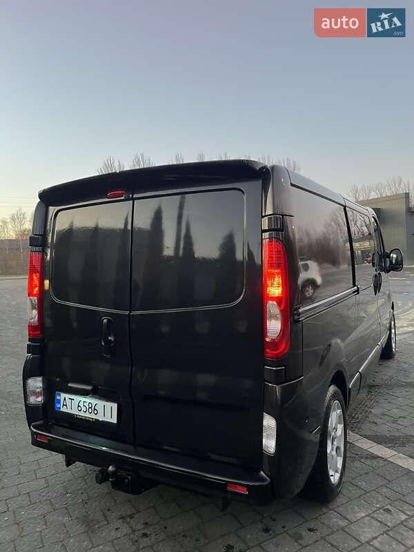Минивэн Opel Vivaro 2013 в Надворной
