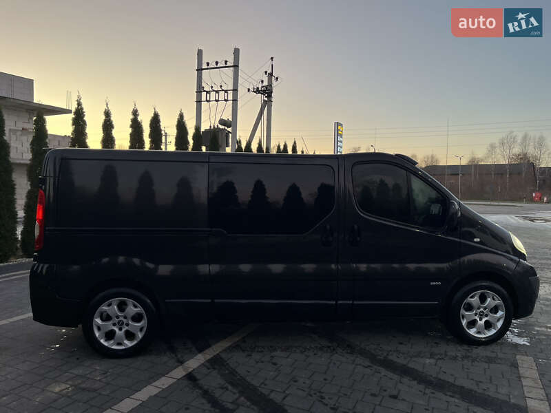 Минивэн Opel Vivaro 2013 в Надворной