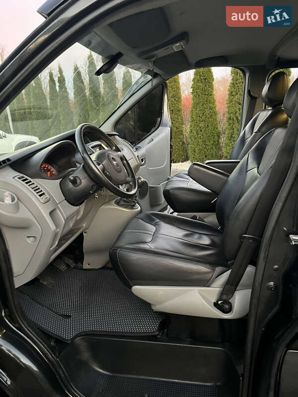 Минивэн Opel Vivaro 2013 в Надворной