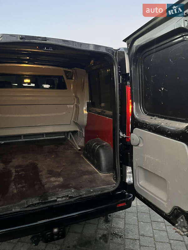 Минивэн Opel Vivaro 2013 в Надворной