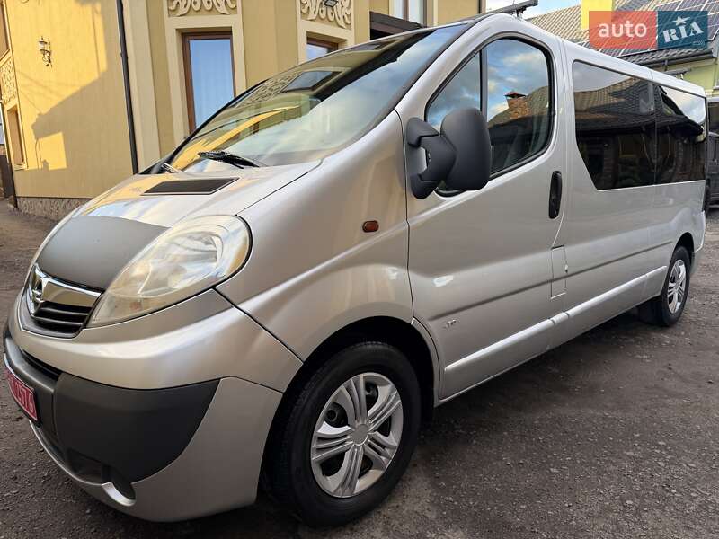Минивэн Opel Vivaro 2012 в Львове