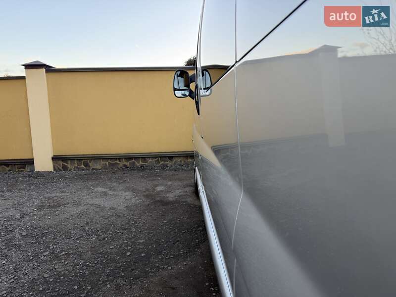 Минивэн Opel Vivaro 2012 в Львове