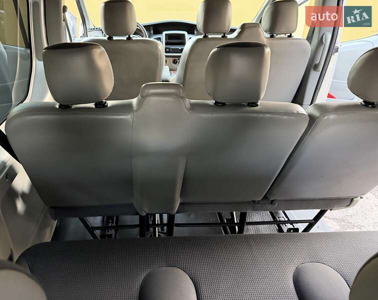 Минивэн Opel Vivaro 2012 в Львове