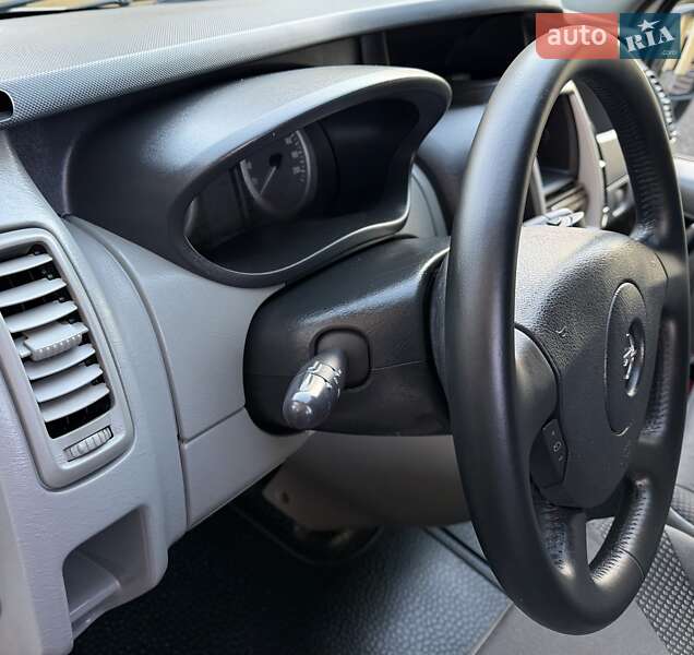 Минивэн Opel Vivaro 2012 в Львове