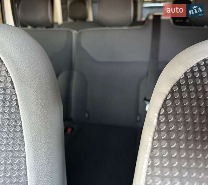 Минивэн Opel Vivaro 2012 в Львове