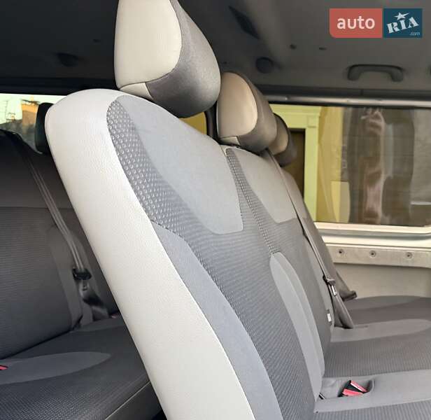 Минивэн Opel Vivaro 2012 в Львове