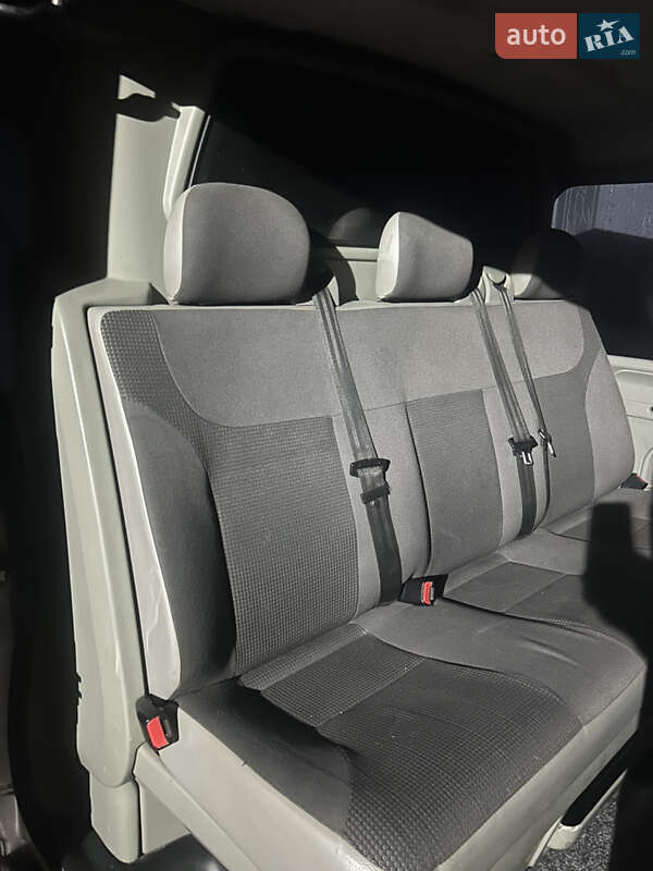 Вантажопасажирський фургон Opel Vivaro 2012 в Новій Ушиці