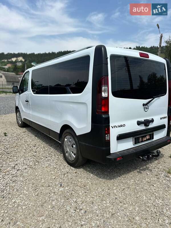 Минивэн Opel Vivaro 2016 в Могилев-Подольске