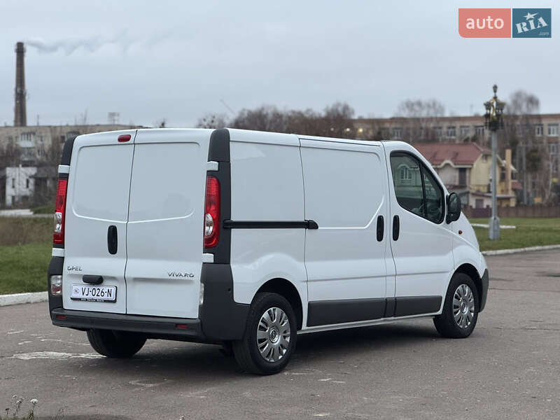 Грузовой фургон Opel Vivaro 2013 в Ровно