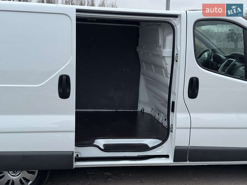 Грузовой фургон Opel Vivaro 2013 в Ровно