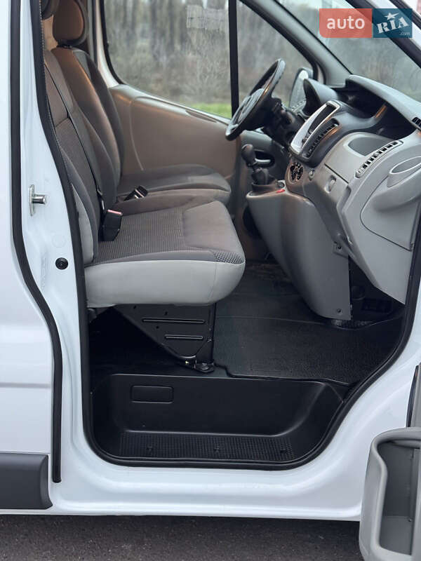 Грузовой фургон Opel Vivaro 2013 в Ровно