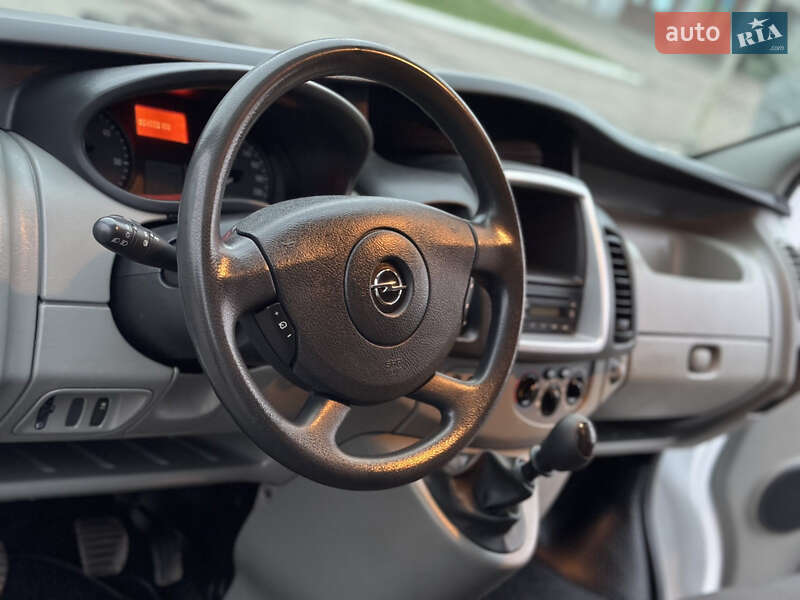 Грузовой фургон Opel Vivaro 2013 в Ровно