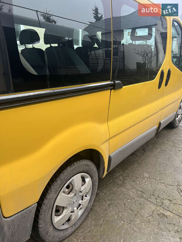 Минивэн Opel Vivaro 2004 в Копычинце