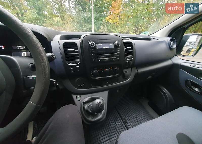 Минивэн Opel Vivaro 2016 в Киеве