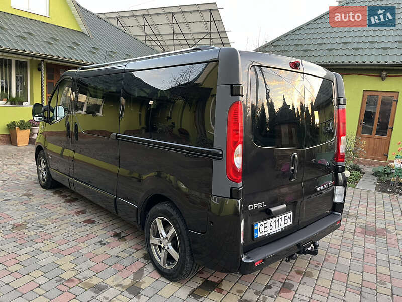 Минивэн Opel Vivaro 2013 в Кицмани
