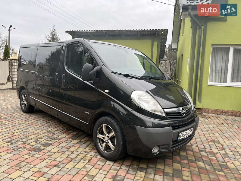 Минивэн Opel Vivaro 2013 в Кицмани