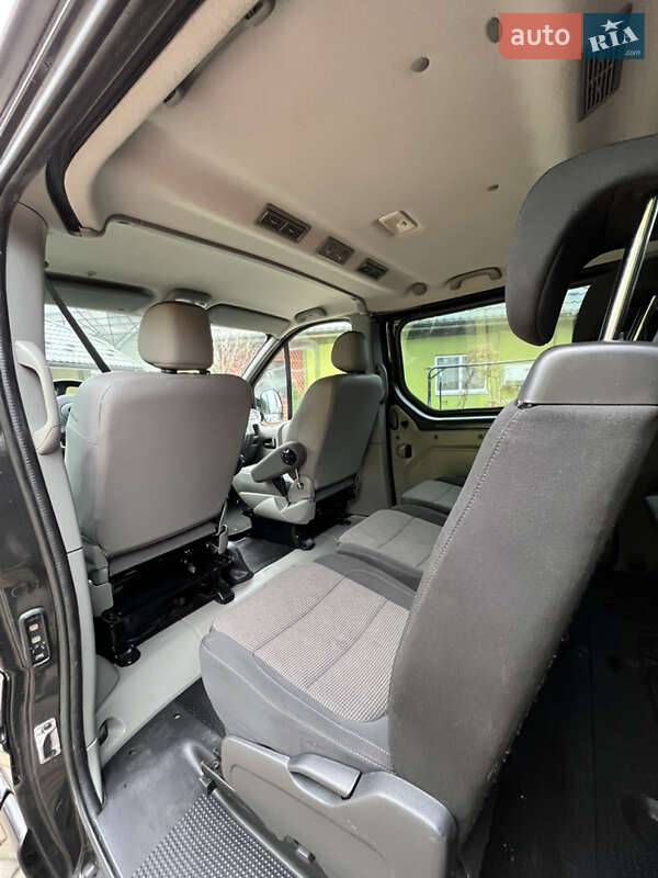 Минивэн Opel Vivaro 2013 в Кицмани