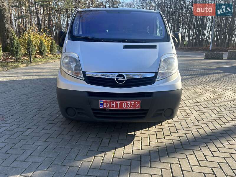Минивэн Opel Vivaro 2014 в Луцке