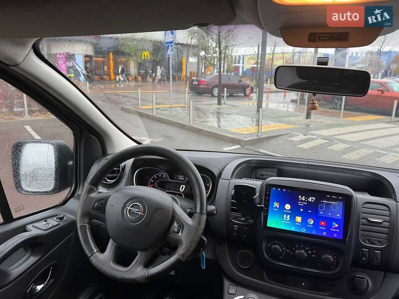 Минивэн Opel Vivaro 2017 в Киеве