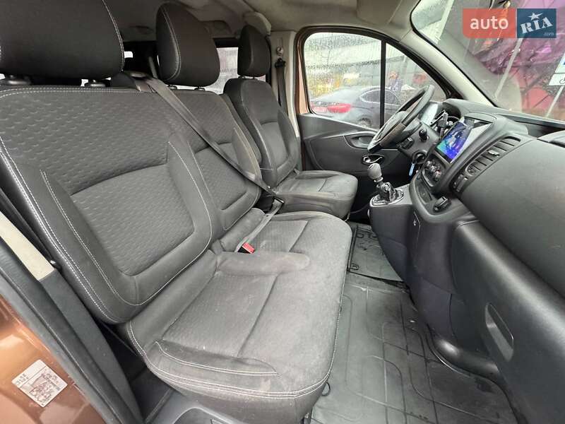 Минивэн Opel Vivaro 2017 в Киеве
