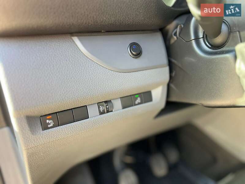 Мінівен Opel Vivaro 2019 в Ужгороді