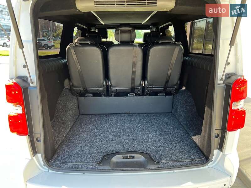 Мінівен Opel Vivaro 2019 в Ужгороді