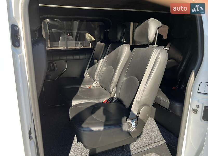 Мінівен Opel Vivaro 2019 в Ужгороді