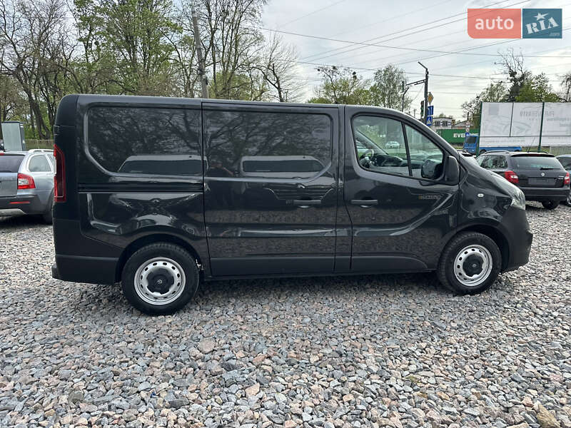 Грузовой фургон Opel Vivaro 2016 в Ровно