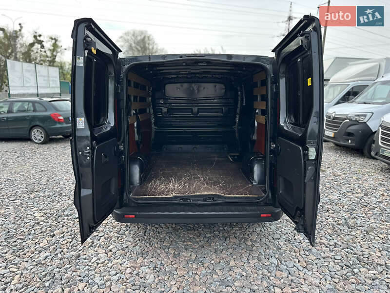 Грузовой фургон Opel Vivaro 2016 в Ровно