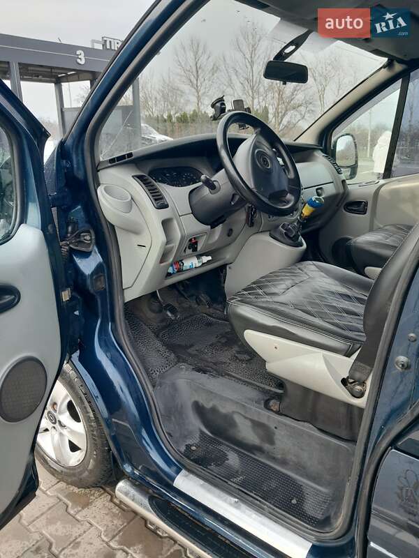 Мінівен Opel Vivaro 2002 в Новій Одесі